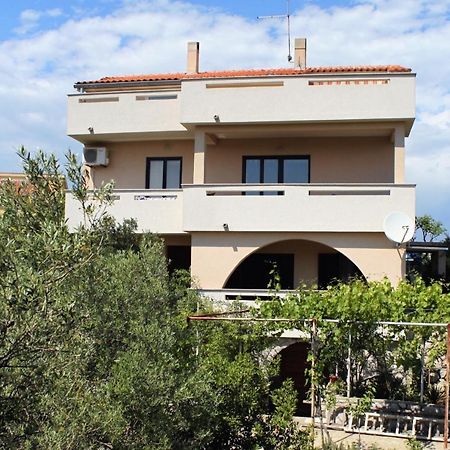 Rooms With A Parking Space Krk - 13553 Vrh  Exterior foto